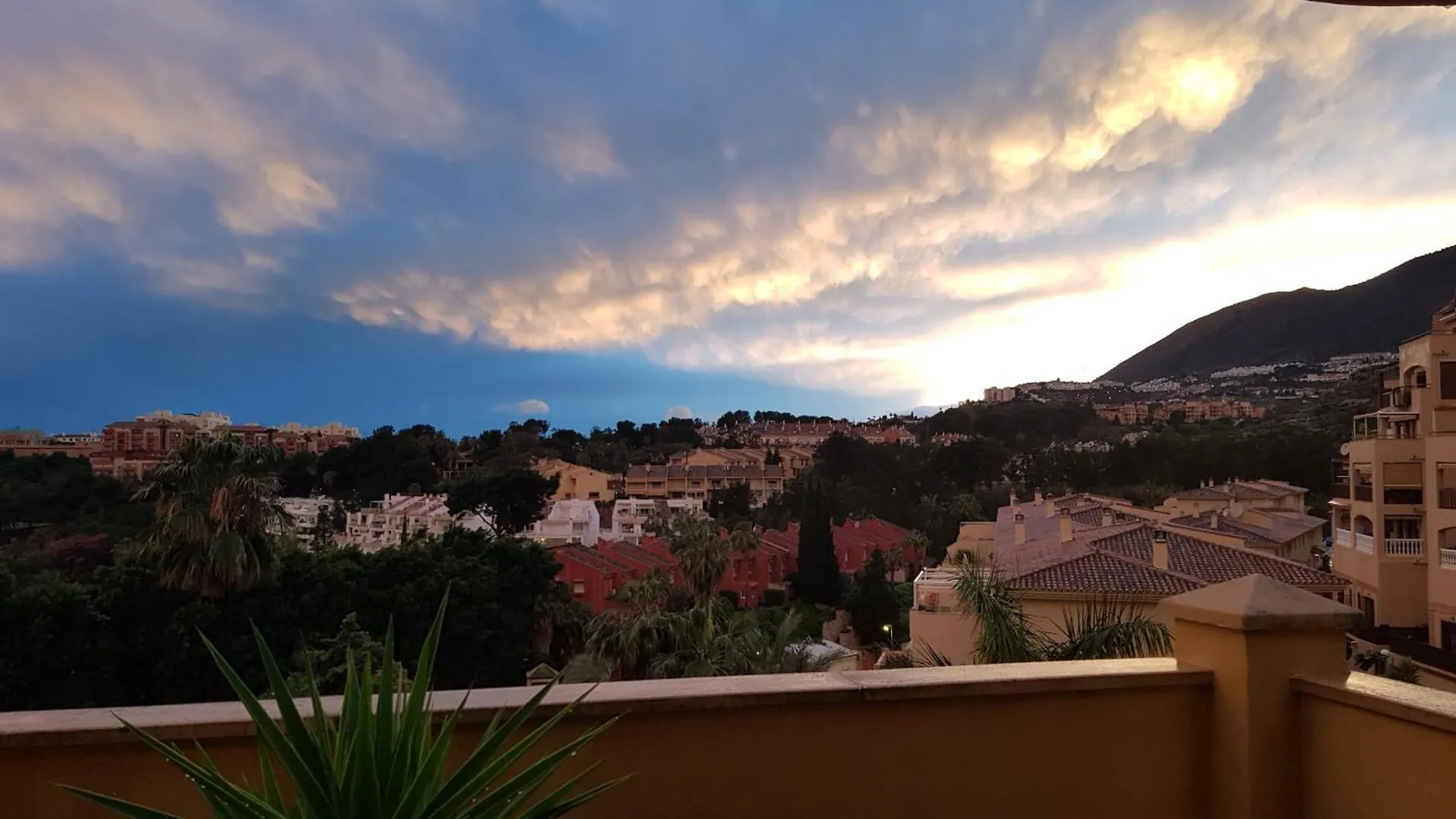 Apartment Terrace Of Paradise, 2 Bed 2 Bath, Parking, Pool Benalmadena