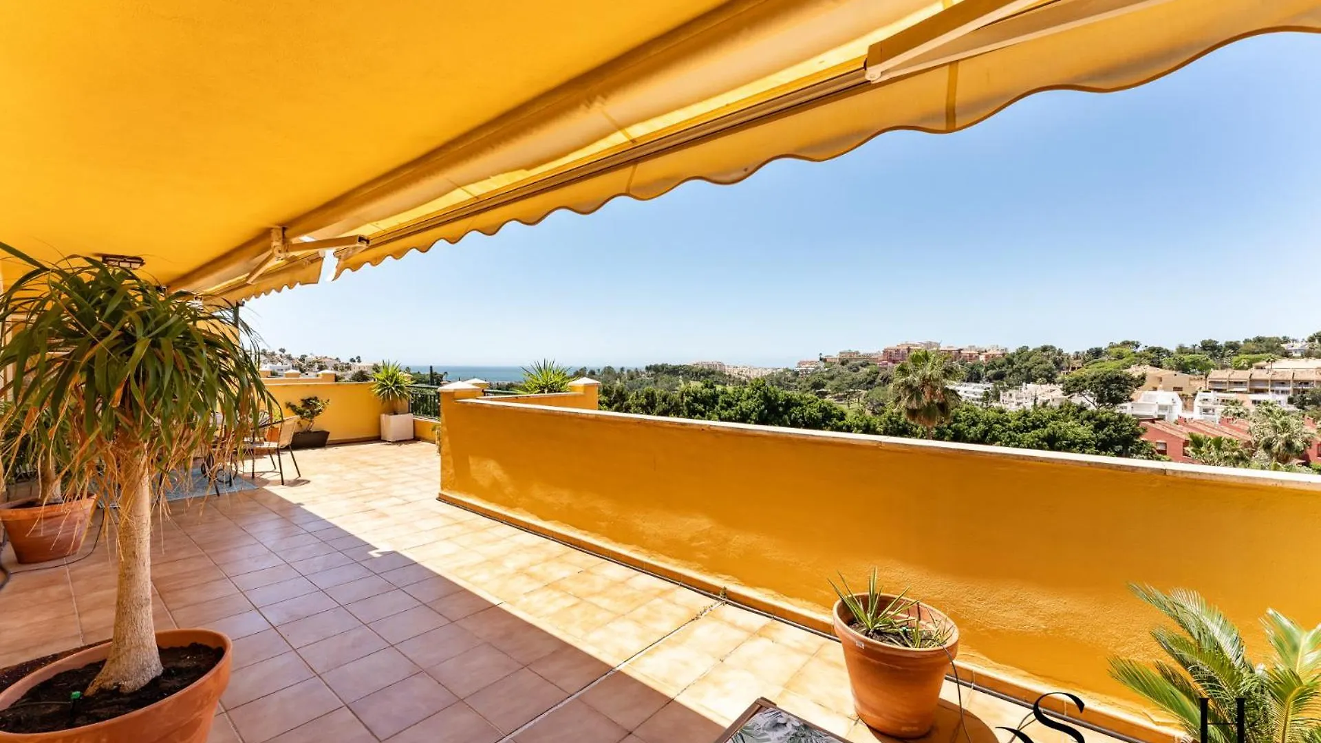 Terrace Of Paradise, 2 Bed 2 Bath, Parking, Pool Benalmadena Apartment