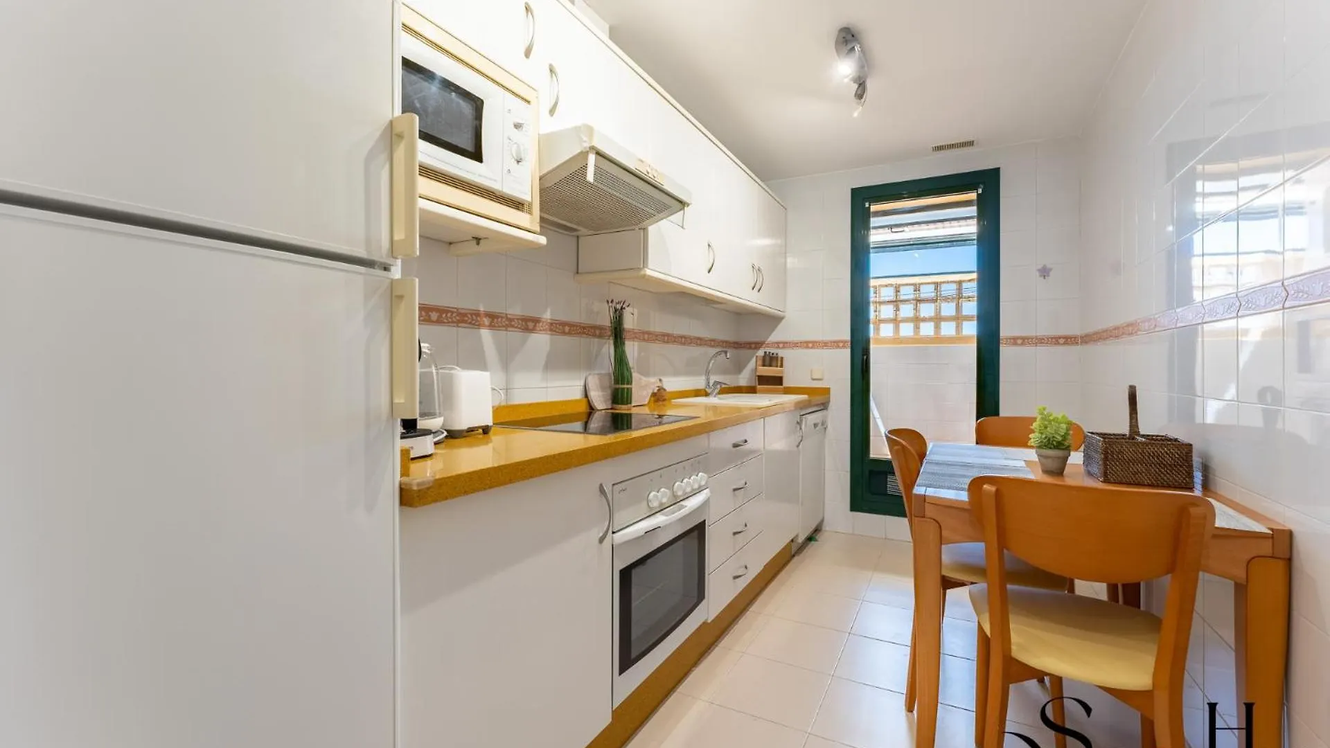 Terrace Of Paradise, 2 Bed 2 Bath, Parking, Pool Benalmadena Apartment
