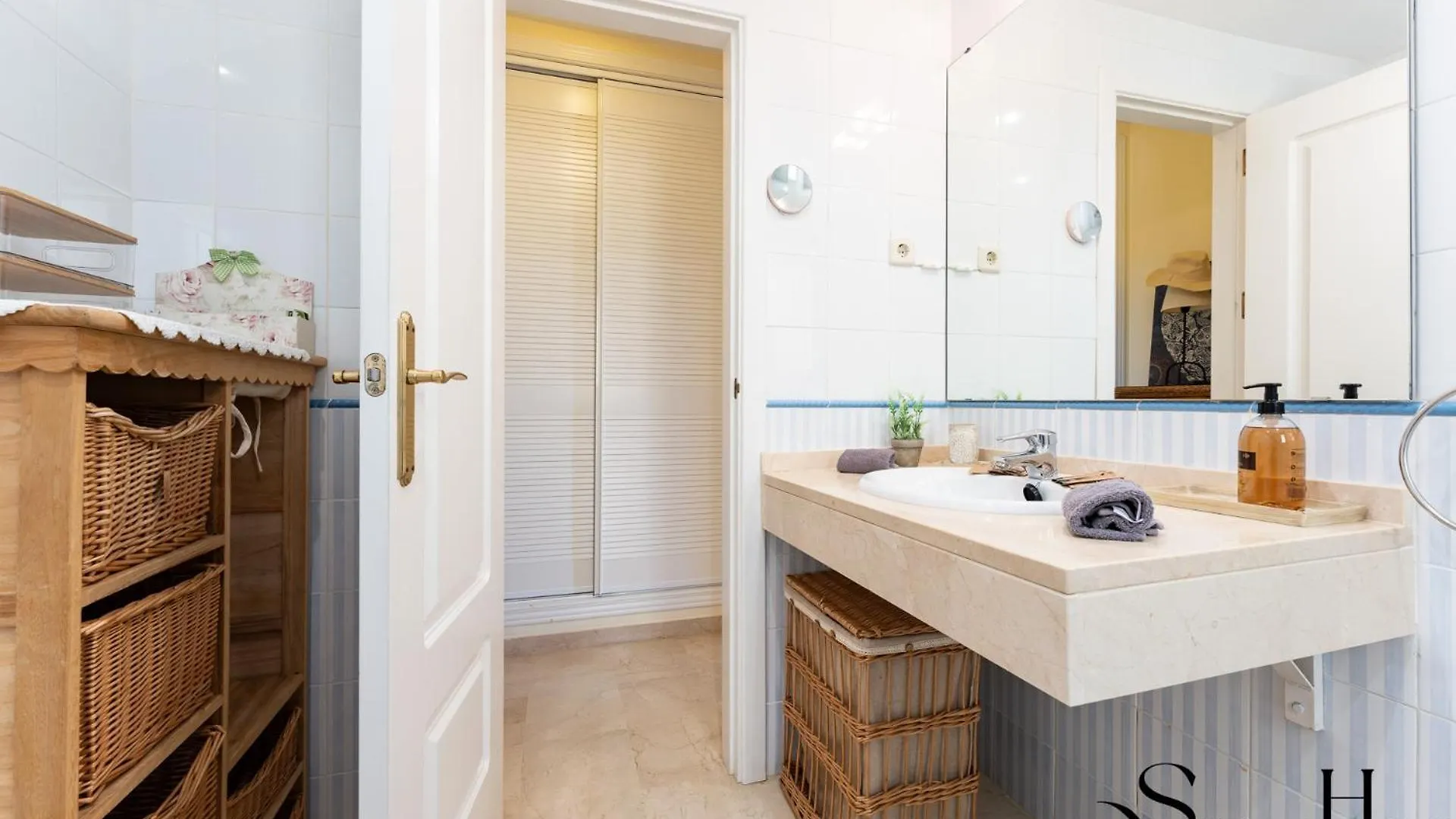 アパート Terrace Of Paradise, 2 Bed 2 Bath, Parking, Pool ベナルマデナ