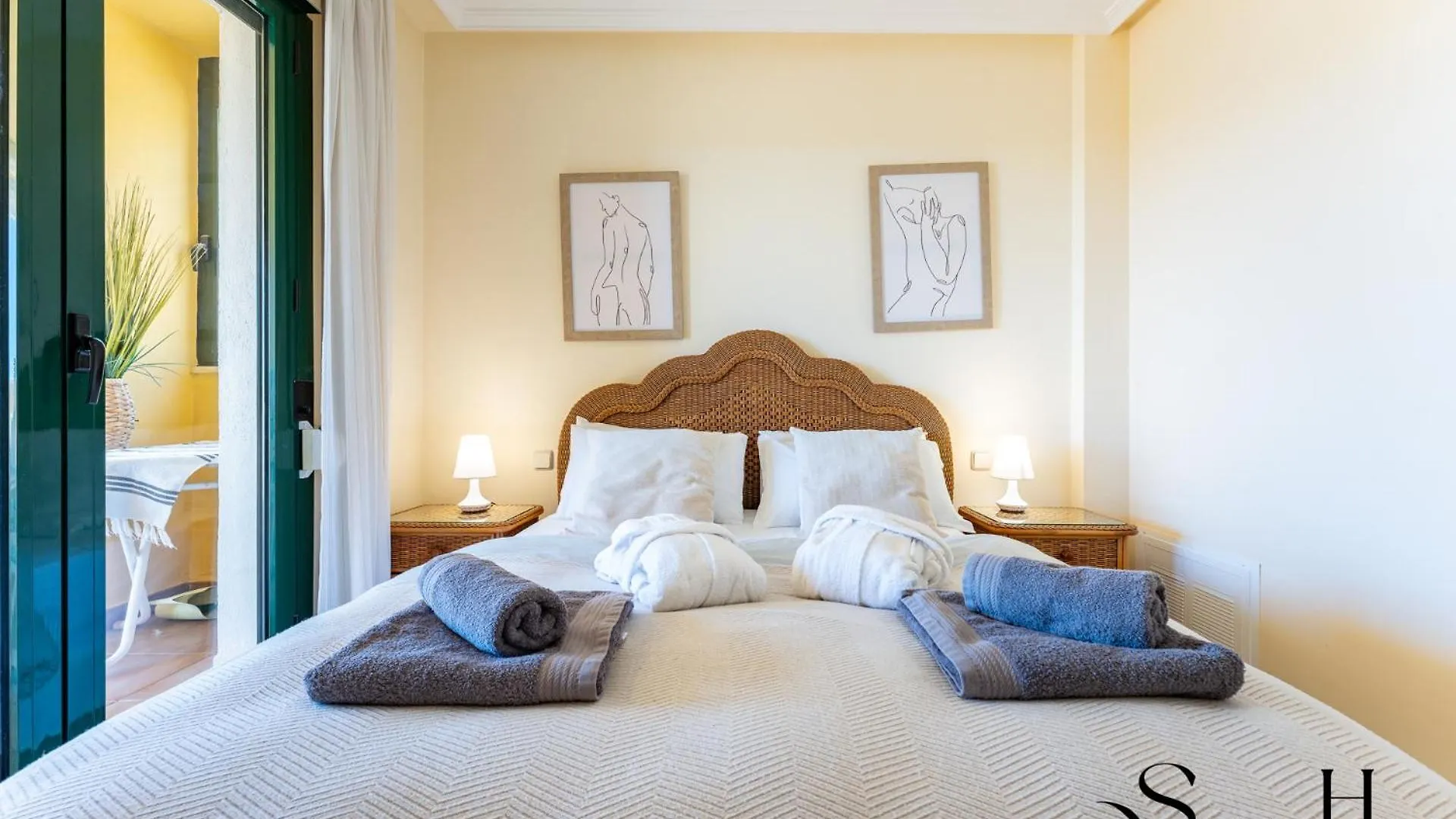 Terrace Of Paradise, 2 Bed 2 Bath, Parking, Pool ベナルマデナ 0*,  スペイン